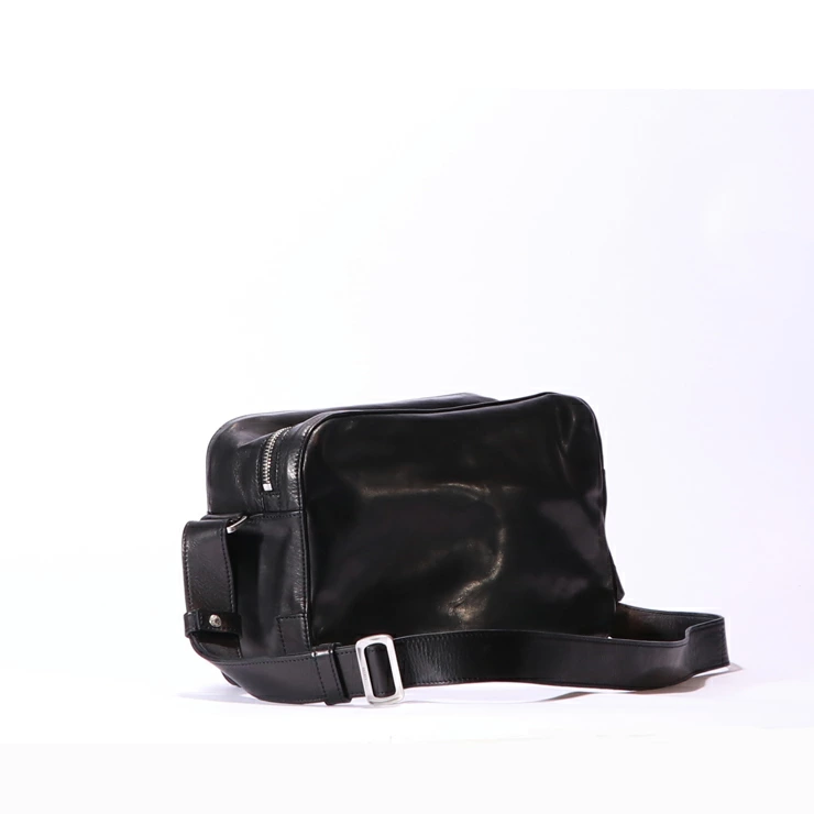 【aniary|アニアリ】ショルダーバッグ Reality Leather 28-03000 Black