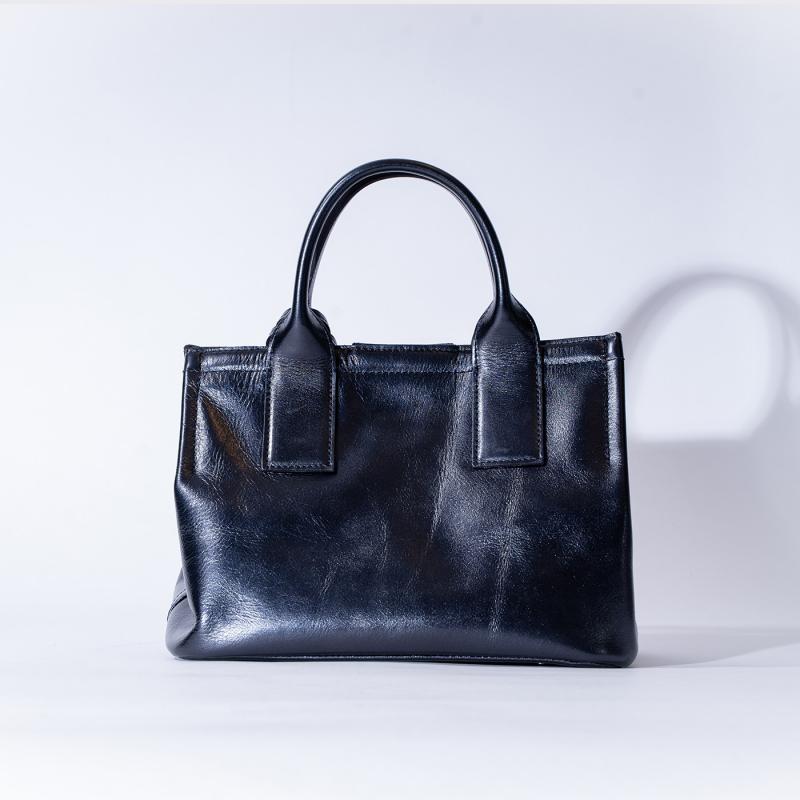 【aniary|アニアリ】トートバッグ Metallic Leather 29-02001 Navy